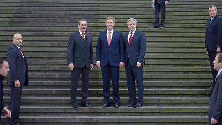 Drei Mann auf einer Treppe: Im Schauspielhaus erinnerten Matthias Platzeck, Christian Wulff und Klaus Wowereit an den Preußenkönig Friedrich den Großen.