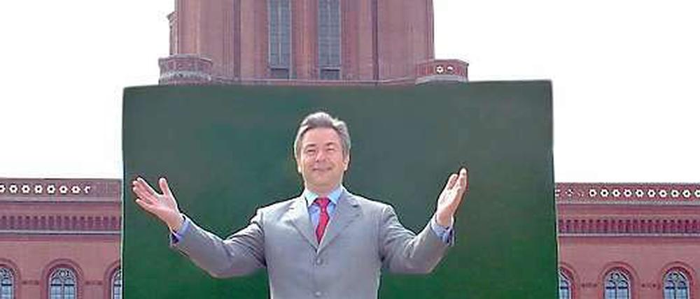 Hereinspaziert. Klaus Wowereit wird im Roten Rathaus mit sieben neuen Kollegen regieren. Bislang ist nur eine Frau als Senatorin fest gesetzt. 