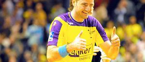 Berlins Iker Romeo freut sich über den Sieg. Das Spiel endete 33:30.