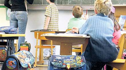 Klassenfrage. Bald benoten nicht mehr nur Lehrer die Leistungen der Schüler.