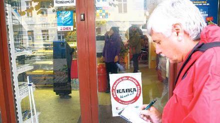 Für fairen Handel. "Kein Alkohol für Kinder" - die Bezirke und Landesdrogenbeauftragte wenden sich unter diesem Motte seit einigen Jahren an Geschäftstreibende. CDU und SPD setzen sich jetzt dafür ein, auch Wein und Bier nur noch an Volljährige abzugeben.