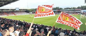 Das Stadion gehört uns. Unions Fans können demnächst Anteile an der Alten Försterei erwerben.