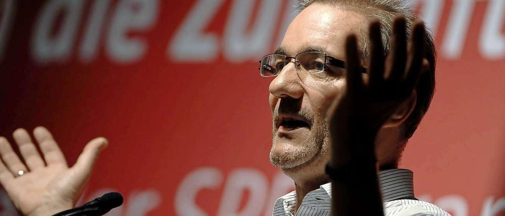 Überschattet: In den vergangenen zwei Jahren hat das Kabinett um den brandenburgischen Ministerpräsidenten Matthias Platzeck viel durchgemacht.