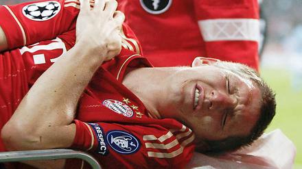 Das tat weh. Bastian Schweinsteiger wird in diesem Jahr nicht mehr Fußball spielen können.