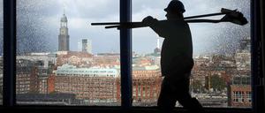 Mit der Forderung nach einem Mindestlohn wagt sich die CDU wieder einen Schritt nach links. 