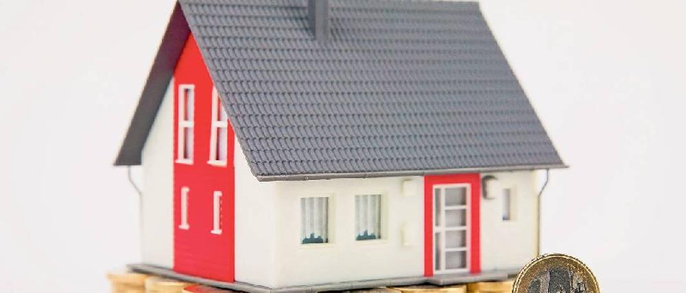 Ohne stabiles Fundament wird das Eigenheim zum Albtraum. Foto: dpa