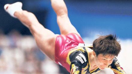 Kopfüber zu Silber. Oksana Chusovitina gewann in Tokio mit 36 Jahren ihre elfte WM-Medaille. Foto: AFP
