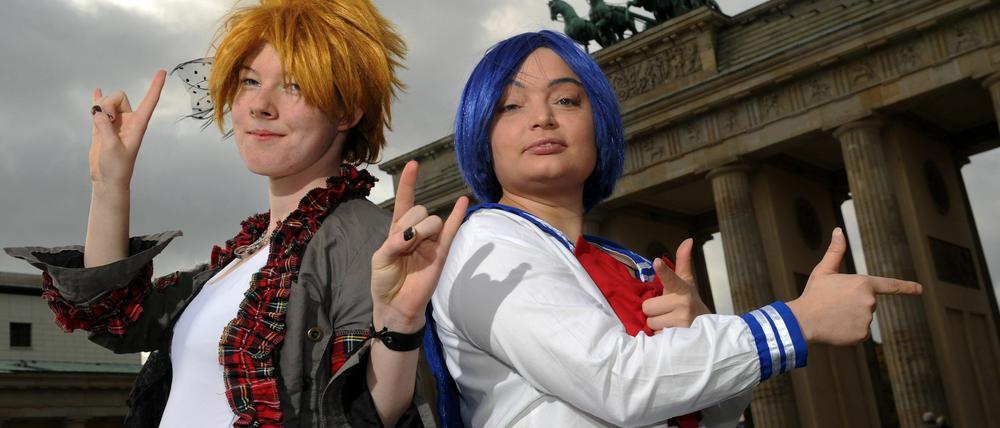 Frische Farben im Herbst: Zwei Cosplayer warben am Mittwoch für die Veranstaltung, die am Freitag startet.