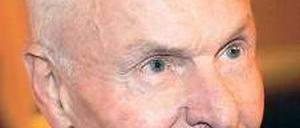 August Baron von Finck ist ins Visier der Ermittler geraten. Foto: AFP