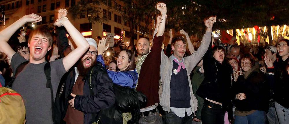 Die Demonstranten im Zuccotti Park jubeln. Sie dürfen vorerst bleiben.