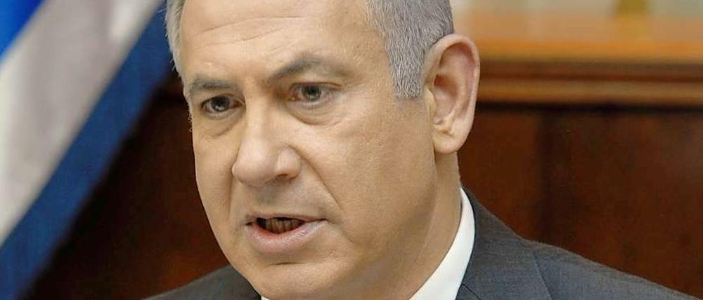 In der Pressekonferenz vom Dienstagabend, in der Israels Regierungschef Benjamin Netanjahu den Gefangenenaustausch bekannt gab, erinnerte er daran, dass er den Eltern von Gilad Schalit stets zugesichert habe, er werde ihren Sohn freibekommen.
