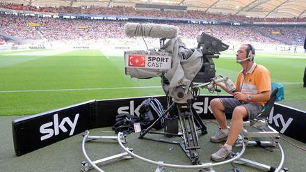 Der Pay-TV-Sender Sky muss um seine Exklusivübertragungsrechte bangen.