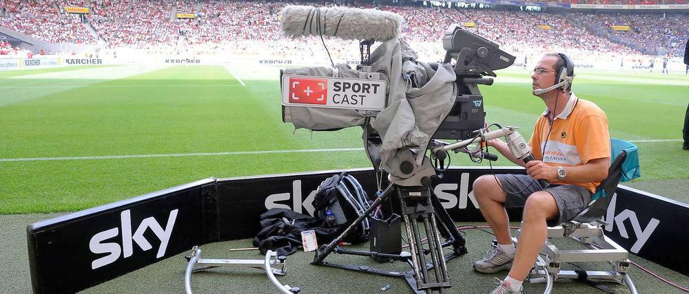 Der Pay-TV-Sender Sky muss um seine Exklusivübertragungsrechte bangen.