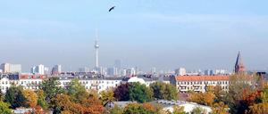 Wegen steigender Mietpreise weichen die Berliner bei der Wohnungssuche auf Alternativen aus.