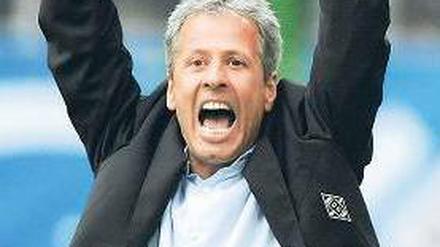 Da kommt Freude auf. Lucien Favre und seine Gladbacher sind bisher die große Überraschung in dieser Saison. Foto: dpa