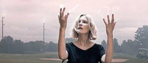 Komplizin des Todes. Kirsten Dunst als Justine, Hellsichtige und Blitzableiterin. Der Film läuft ab Donnerstag im Kino. 