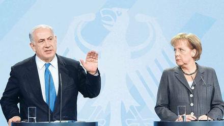 Schwieriges Verhältnis. Schon im Januar 2010 zeigten Netanjahu und Merkel körpersprachlich, was sie voneinander halten. Das hat nun politische Folgen. Foto: Tobias Schwarz/Reuters
