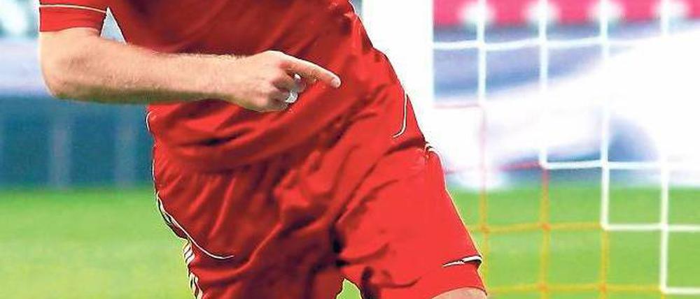 Wie immer. Im ersten Spiel nach seiner Verletzungspause trifft Arjen Robben zum 3:0 gegen Bayer Leverkusen. Foto: Reuters