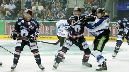 Olver und Tallackson. Das Duo kam aus Augsburg zu den Eisbären.