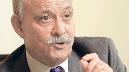 Die Amerikaner halten sich für den Nabel der Welt, meint Rifkin, und hält das für eine „Tragödie“.