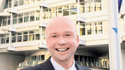 Gewählt. Markus Voigt vor dem Ludwig-Erhard-Haus, in dem der VBKI sitzt. 
