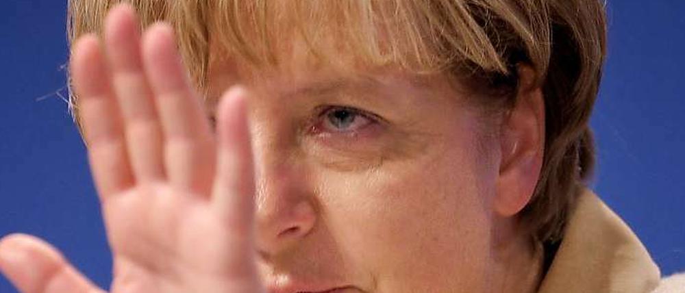 Bundeskanzlerin Angela Merkel im hessischen Alsfeld. Die CDU-Chefin kann ihren Kritikern in den eigenen Reihen zurzeit kaum Einhalt gebieten. 