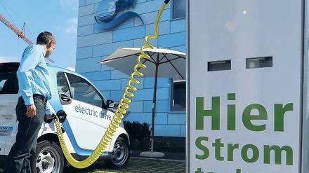 Das Angebot wächst. Auch ohne Kaufprämien bringen deutsche Hersteller zunehmend Elektroautos auf den Markt. Foto: dpa/p-a