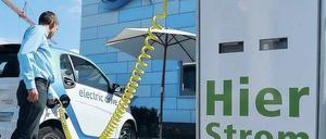Das Angebot wächst. Auch ohne Kaufprämien bringen deutsche Hersteller zunehmend Elektroautos auf den Markt. Foto: dpa/p-a