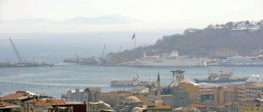 Den Blick über die Dächer von Istanbul genießen auch vermehrt Araber.