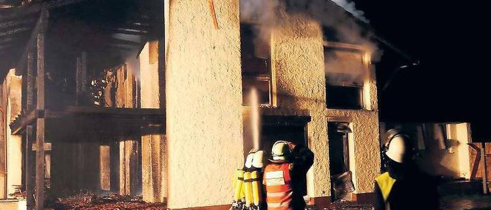 Opfer des Feuers. Brenos Villa in München-Grünwald brannte völlig aus. Die Staatsanwaltschaft vermutet Brandstiftung. Foto: dpa