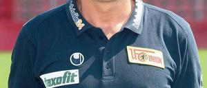 Union-Coach Uwe Neuhaus vertraut in der Spielvorbereitung auf technische Hilfsmittel.