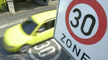 Tempo 30 gilt auf den Nebenstraßen Berlins bereits als Regel. Das ist den Verkehrsplanern an manchen Stellen aber noch viel zu schnell. 