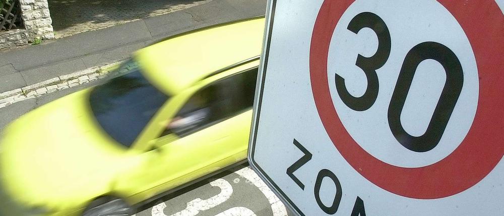 Tempo 30 gilt auf den Nebenstraßen Berlins bereits als Regel. Das ist den Verkehrsplanern an manchen Stellen aber noch viel zu schnell.