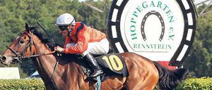 Leicht zum Sieg. Der nur 53 Kilogramm schwere Andrasch Starke gewann. Foto: Sorge