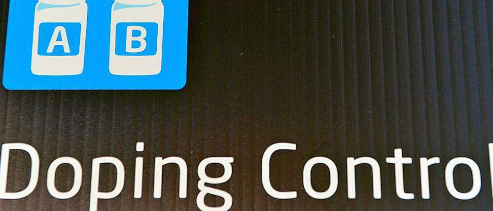 Damit im Sport alles mit rechten Dingen zugeht, gibt es Dopingkontrollen auch im Fußball.
