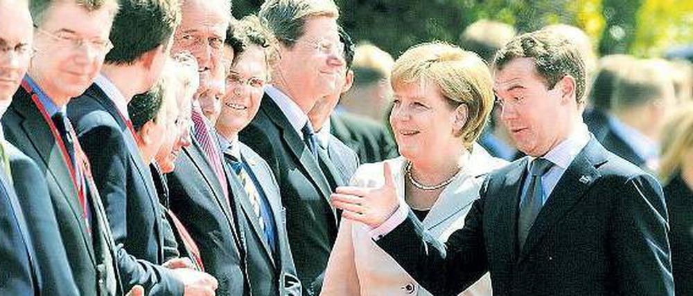 Ein bisschen Harmonie: Russlands Präsident Dmitri Medwedew und Bundeskanzlerin Angela Merkel bei den deutsch-russischen Regierungskonsultationen in Hannover. 