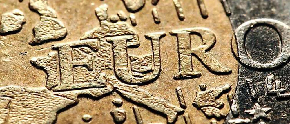 Wacklig. Immer mehr Länder stürzen in die Euro-Krise.