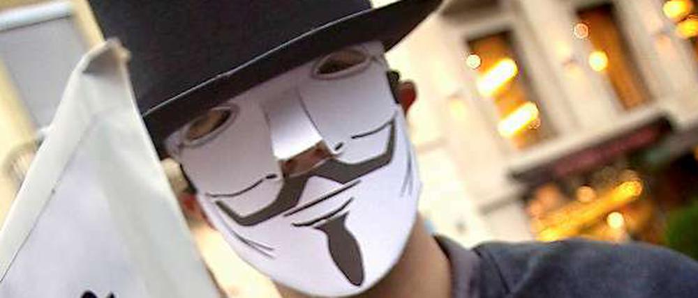 Sie nennen sich selbst "Hacktivists": Anhänger der Gruppe "Anonymous", die eigenen Angaben zufolge geheime Dokumente aus dem Computernetzwerk der Nato geklaut hat. 