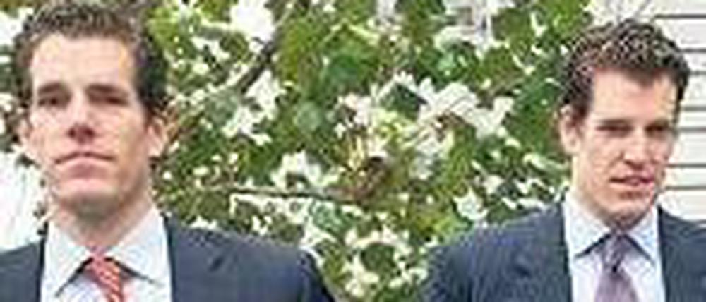 Die Kläger. Cameron (li) und Tyler Winklevoss werfen dem Facebook-Gründer vor, ihre Idee geklaut zu haben. Foto: AFP