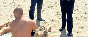 Kippen-Knöllchen gibt’s schon mal von der Strandpolizei im polnischen Danzig. Foto: dpa