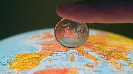 In der Schuldenkrise: Italiens Regierung hat einem milliardenschweren Sparpaket zugestimmt.