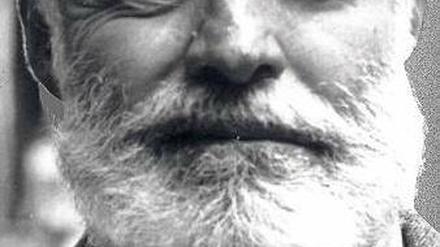 Lebensfroh. Ernest Hemingway auf einer undatierten Aufnahme. 