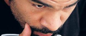 Ausnahmsweise einmal mit sich beschäftigt. David Haye hat vor dem Kampf keine Gelegenheit ausgelassen, um die Klitschkos zu beleidigen.