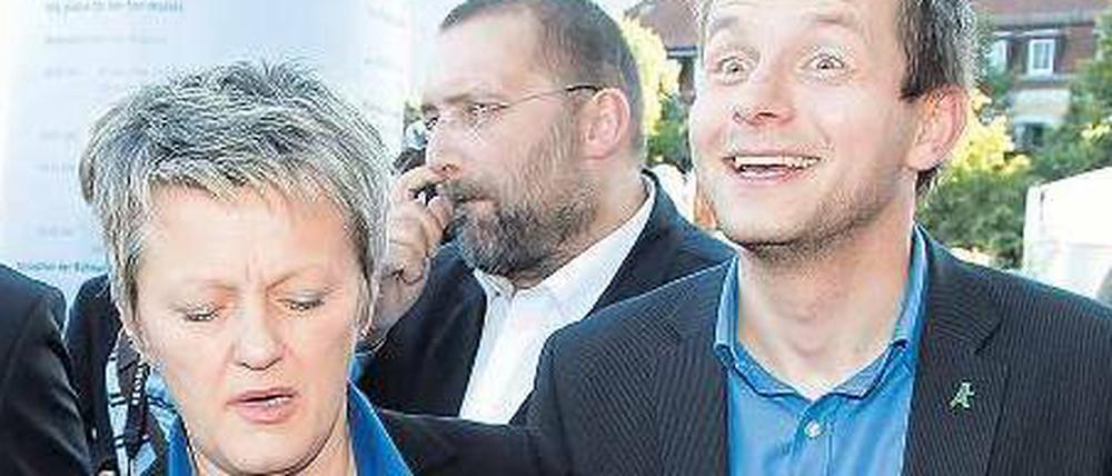 Kein Kommentar. Spitzenkandidatin Renate Künast präsentierte sich am Dienstag mit ihrem Wahlkampfmanager noch gut gelaunt beim Hoffest. Zur Absetzung von André Stephan hat sich die Spitzenkandidatin bislang nicht geäußert. 