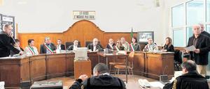 Vor dem Abschluss. Im kalabrischen Locri läuft seit April 2010 der Prozess gegen Giovanni Strangio, den mutmaßlichen Drahtzieher der Duisburger Mafiamorde vom August 2007. Die Staatsanwaltschaft fordert lebenslange Haft für Strangio.