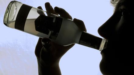 Ein Verbot von Alkoholkonsum in der Öffentlichkeit bleibt ein umstrittenes Thema.