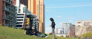 Gutes Geschäft. Der Investor SEB hat den Potsdamer Platz vor gut dreieinhalb Jahren für 1,4 Milliarden Euro gekauft. Heute ist das Areal deutlich mehr wert. Die SEB will nun Kasse machen und sucht einen Partner, der sich die Beteiligung etwas kosten lässt. 