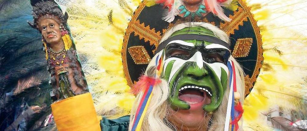 Fest der Masken. Beim Karneval der Kulturen herrscht in diesem Jahr nicht nur Sambafieber, sondern auch Gruselstimmung.
