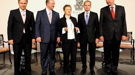Die Spitzenkandidaten für die Abgeordnetenhauswahl in Berlin, der Regierende Bürgermeister Klaus Wowereit (SPD - v.l.), Frank Henkel (CDU), Renate Künast (Bündnis 90/Die Grünen), Christoph Meyer (FDP) und Harald Wolf (Die Linke).