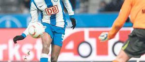 Vorspielen in Argentinien. Stürmer Adrian Ramos peilt das Turnier-Finale an. 